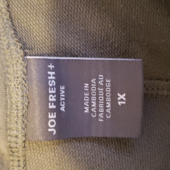 Guc green capris - Picture 2 of 3